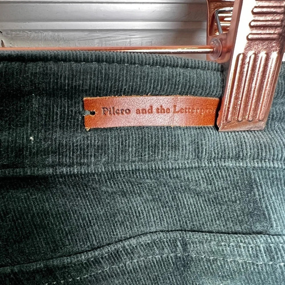 Green pilcro and letterpress high rise slim corduroy sz 26 excellent condition​ - Picture 4 of 6